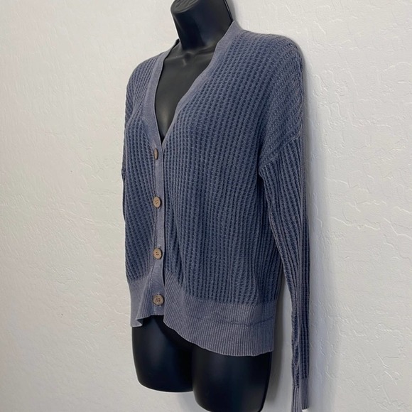 Hello Nite NWT Deep V Cardigan Vintage Indigo Blue Washed Medium - Picture 9 of 9
